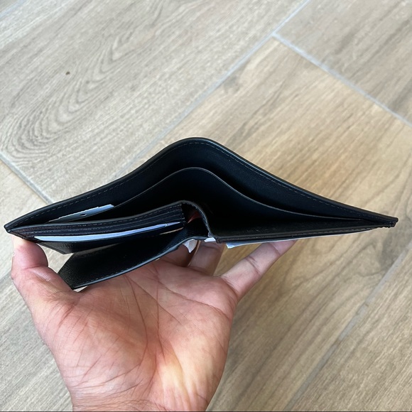 Coach Compact Id Wallet - Picture 6 of 8